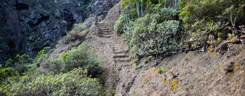 in den Fels geschlagene Stufen am Risco Steig