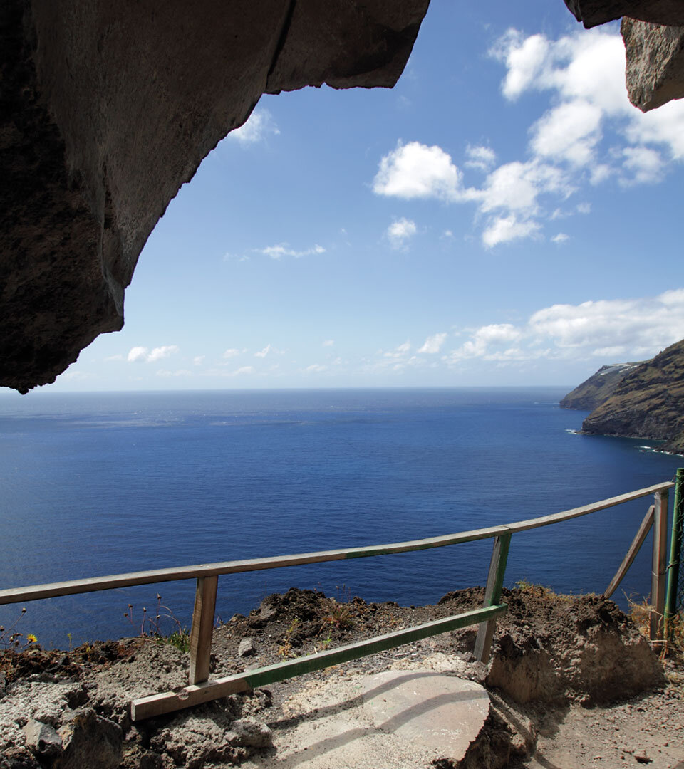 Ausblick am Ende des Tunnels aufs Meer