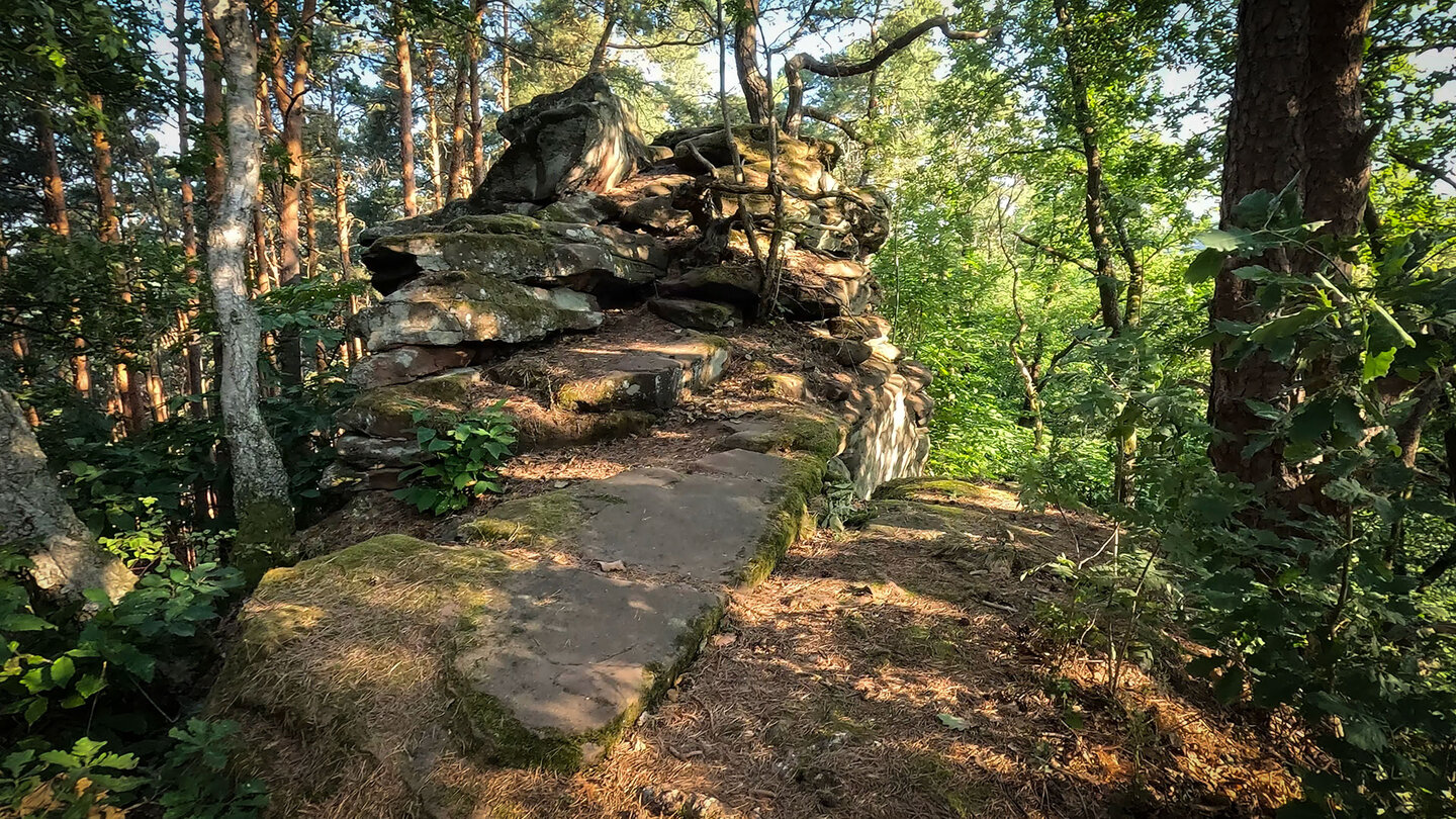 Sandsteinformationen am Dimbacher Buntsandstein Höhenweg Sandsteinformationen am Dimbacher Buntsandstein Höhenweg