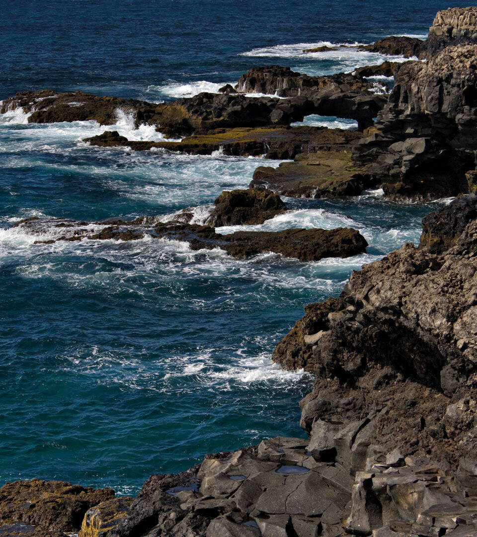 die von Vulkanismus und Meer geschaffene Küste auf der Punta de Teno auf Teneriffa die Küste an der Punta de Teno auf Teneriffa