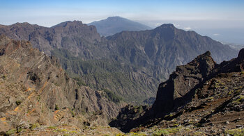 Blick vom Höhenwanderweg zur Senke bei La Cumbrecita