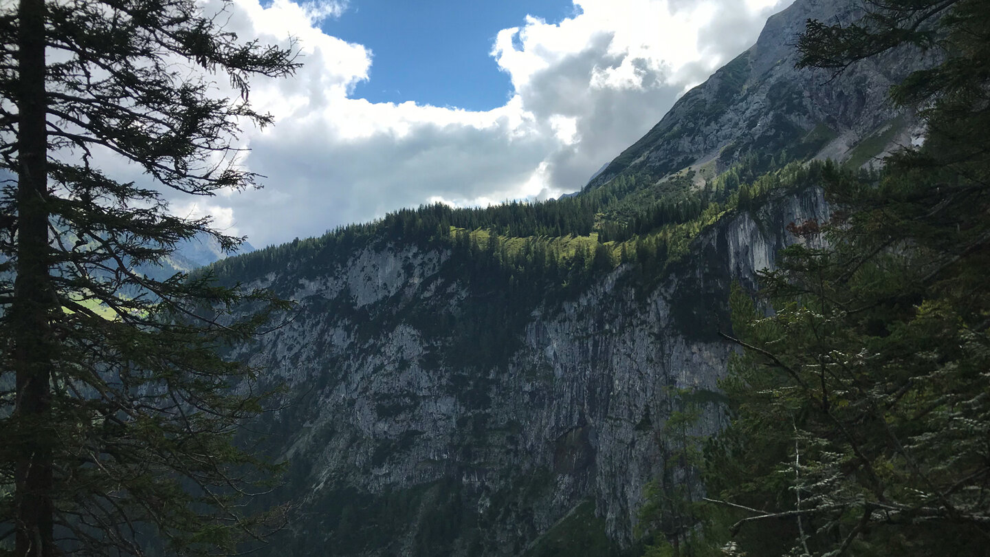 Felswände des Hohen Gang