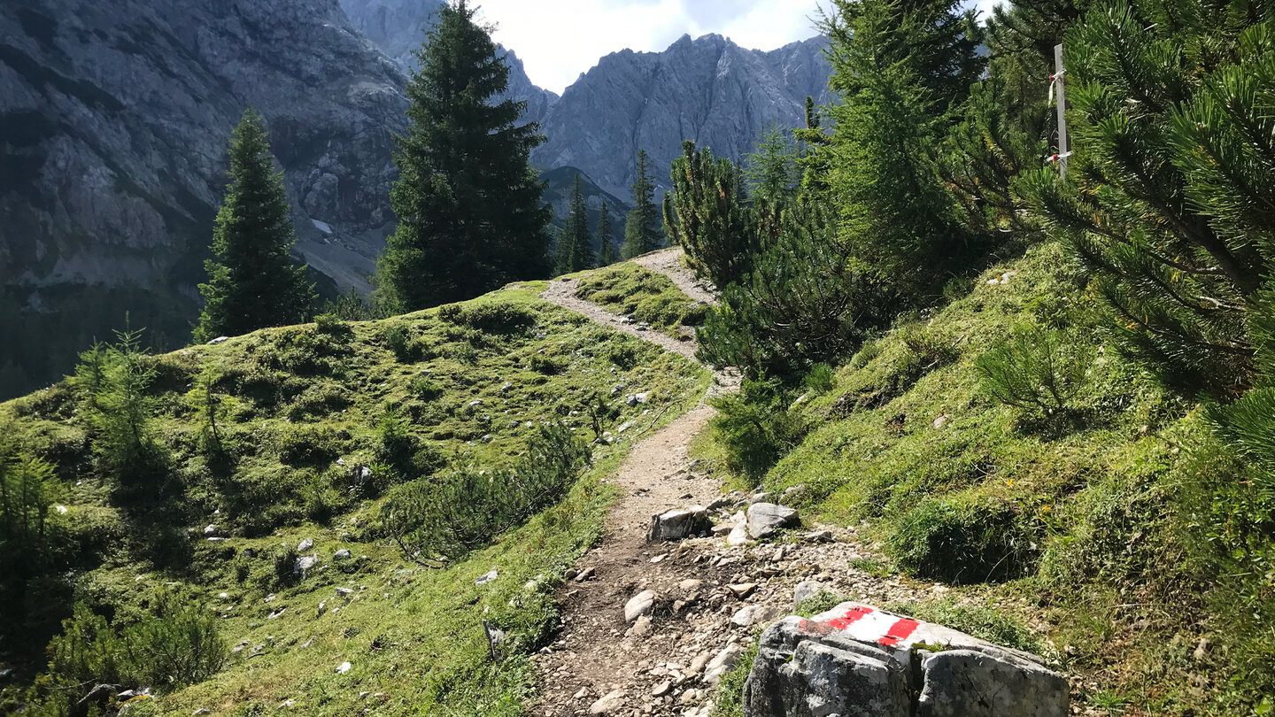 Wanderpfad nach dem Hohen Gang