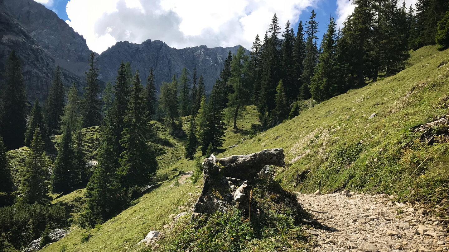 Wanderpfad zum Seebensee