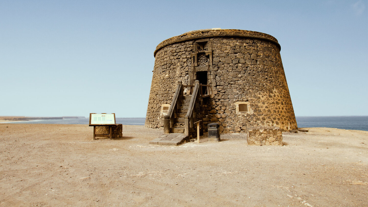 der Torre del Tostón ist ein Verteidigungsturm aus dem 18. Jahrhundert.