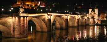 die Alte Brücke in Heidelberg mit Schloss und Brückentor