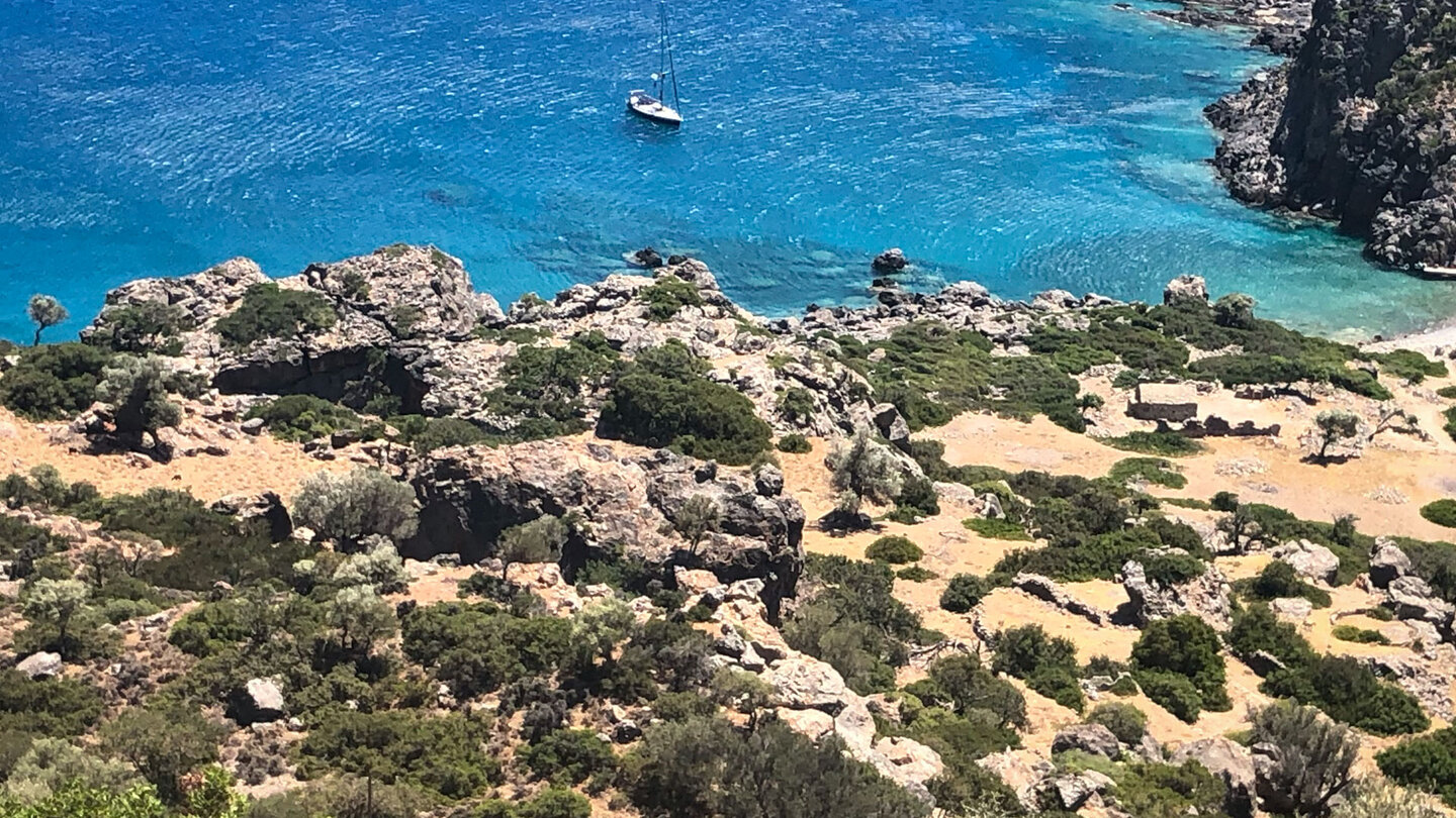 Blick auf die antike Stadt Lisos in der Bucht von Agios Kirykos auf Kreta Blick auf die antike Stadt Lisos in der Bucht von Agios Kirykos