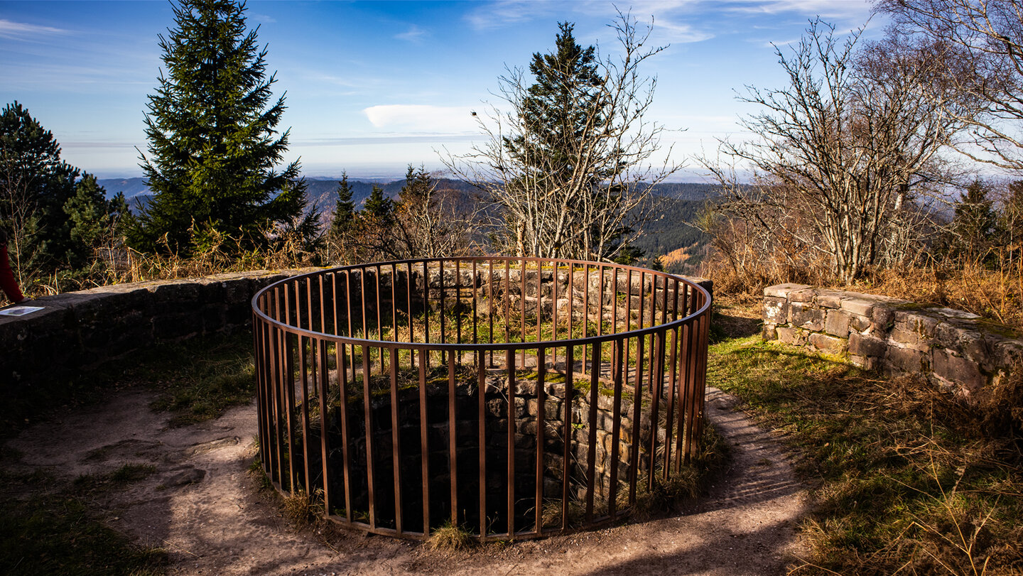 Zisterne am archäologischen Rundweg