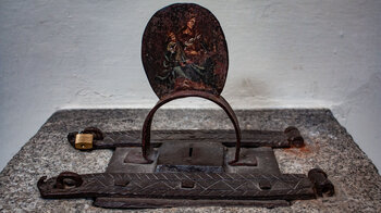 Schloss am Opferstock im Kloster Neustift bei Brixen