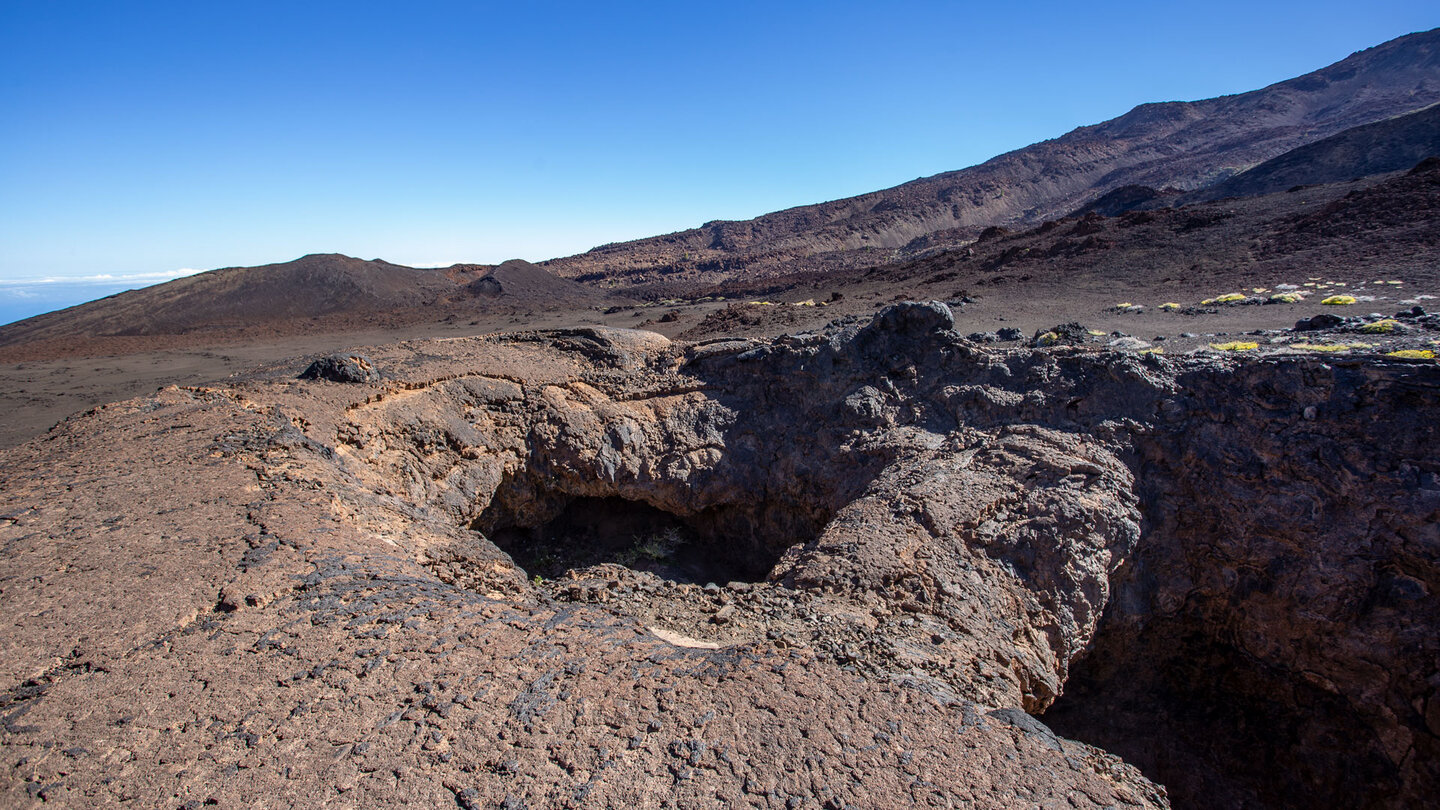 Höhlenzugang bei den Cuevas Negras am Wanderweg 38