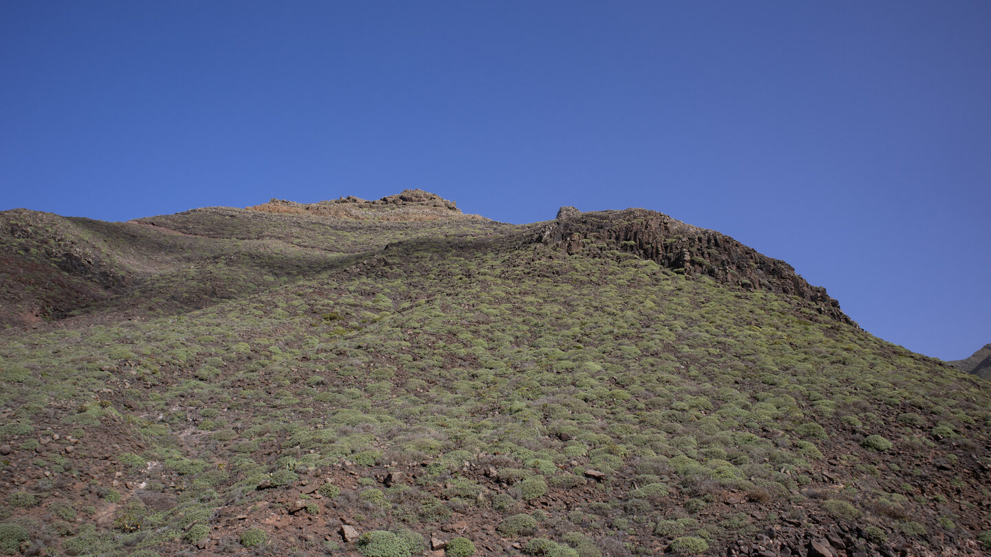 Blick von der Schlucht Barranco de la Poceta auf die Gipfel des Risco de Famara Blick von der Poceta-Schlucht auf die Gipfel des Risco de Famara
