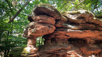 Kieungerfelsen am Dimbacher Buntsandstein Höhenweg