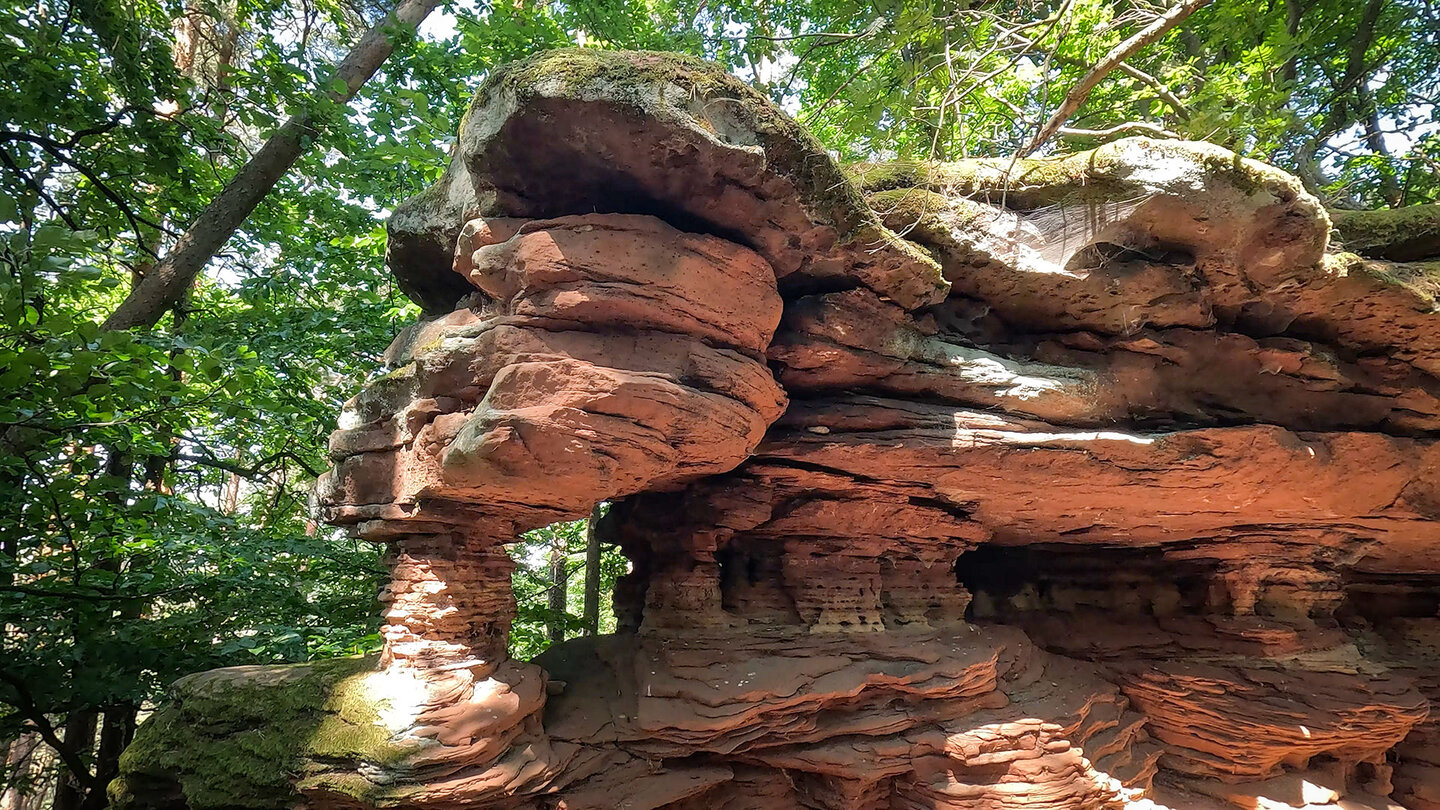 Kieungerfelsen am Dimbacher Buntsandstein Höhenweg