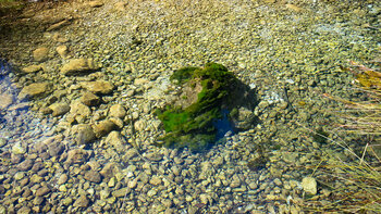 Wasser im Oberlauf des Río Castril