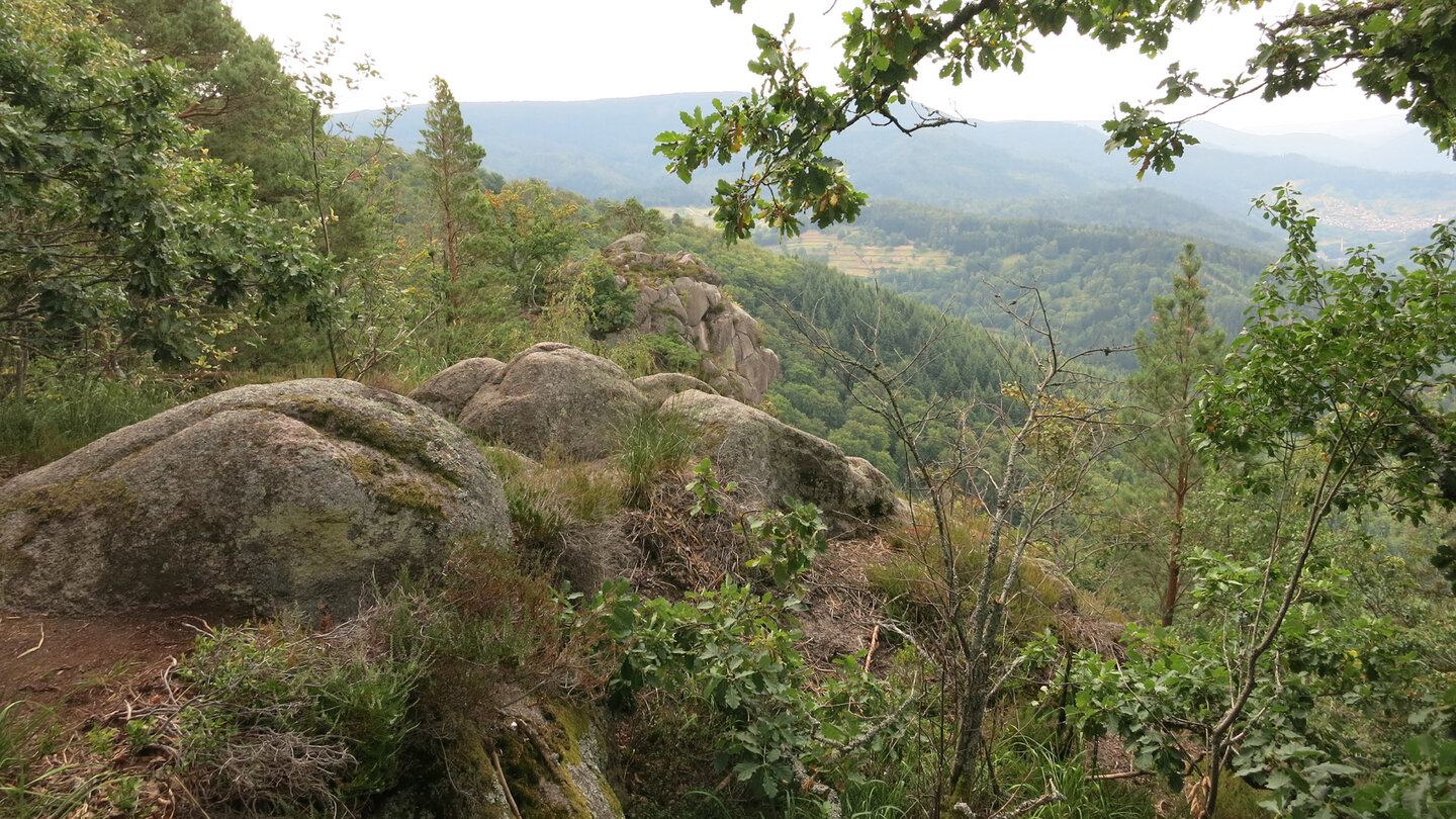 Blick entlang der Rockert Felsen Blick entlang der Rockert Felsen