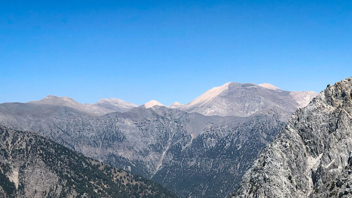 Blick über die Weißen Berge auf Kreta mit dem Pachnes als höchstem Gipfel Blick über die Weißen Berge auf Kreta mit dem Pachnes