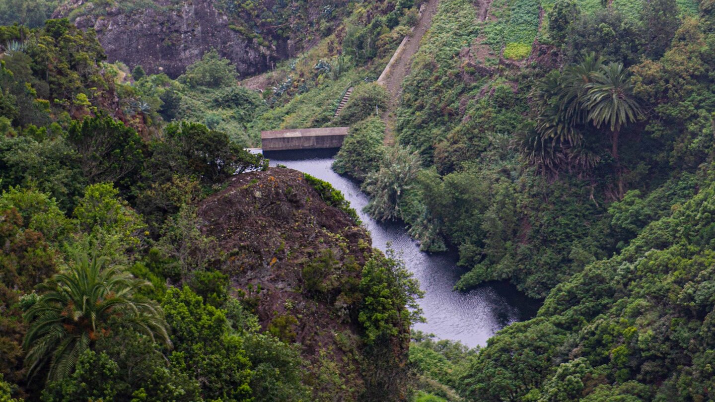 Aussicht auf die Staumauer Embalse de los Tiles
