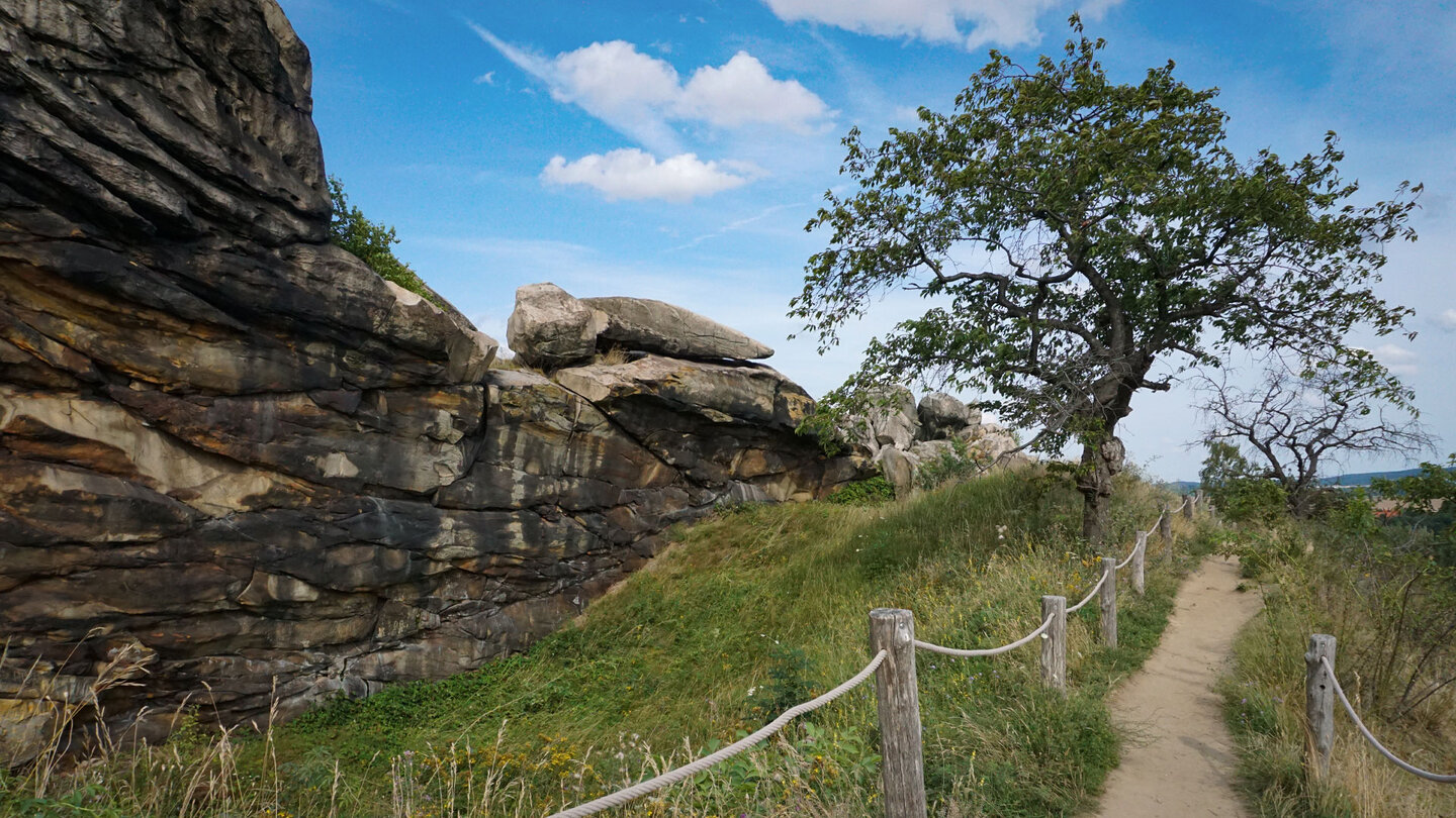 Wanderweg an der Teufelsmauer bei Weddersleben