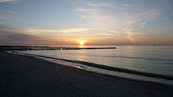 Sonnenuntergang am Strand beim Ostseebad Nienhagen