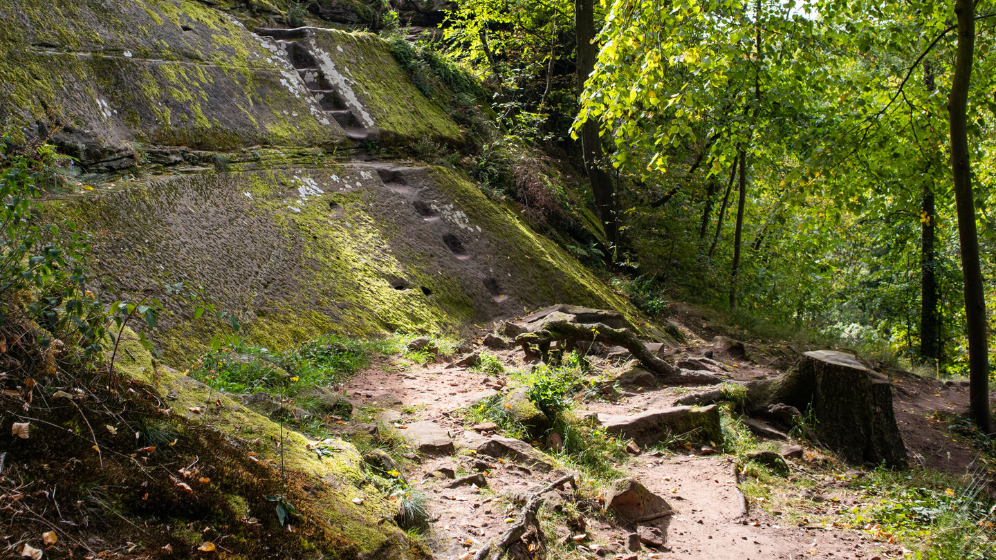 Treppen im Burgfels der Vieux-Windstein Treppen im Burgfels der Vieux-Windstein