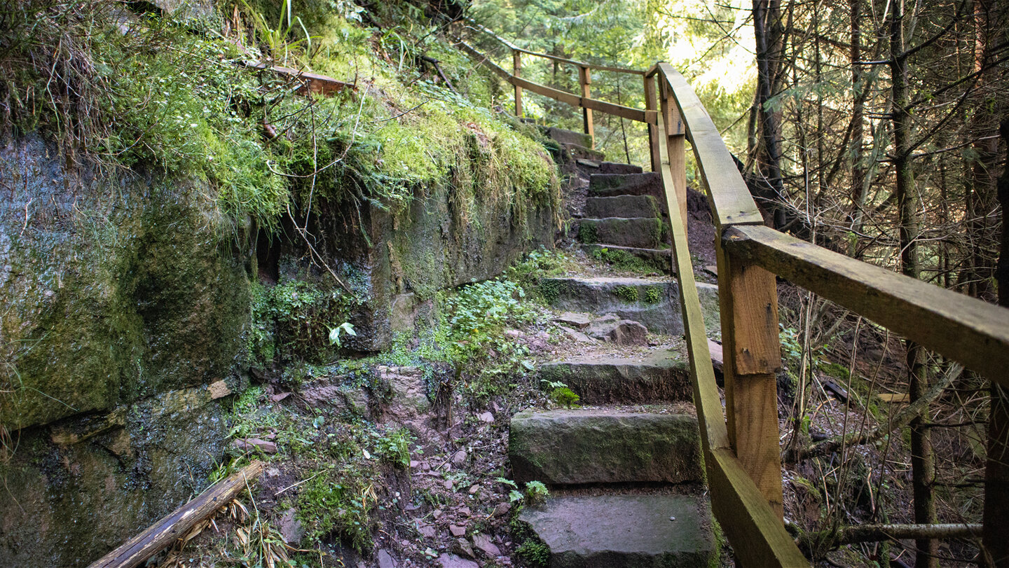 Rutschig bei feuchtem Wetter - der Teufelskanzelsteig