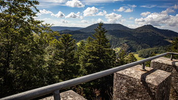 der Haberer Turm bei Bad Griesbach bietet 360° Schwarzwaldpanorama
