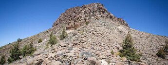 der felsige Gipfel des Roque del Almendro