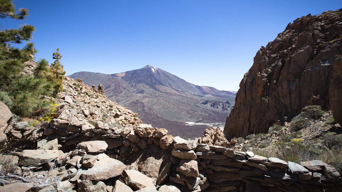 Ausblick in die Caldera und zum Teide-Massiv