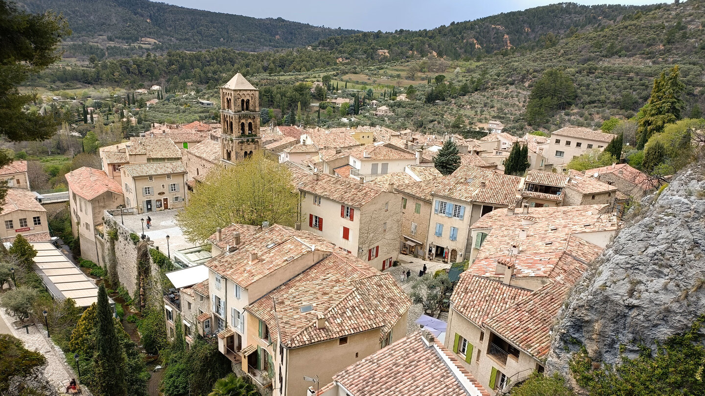 Moustiers-Sainte-Marie am Eingang im Parc naturel régional du Verdon