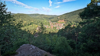 Blick vom Hornstein bei Lug zum Friedrichsfels
