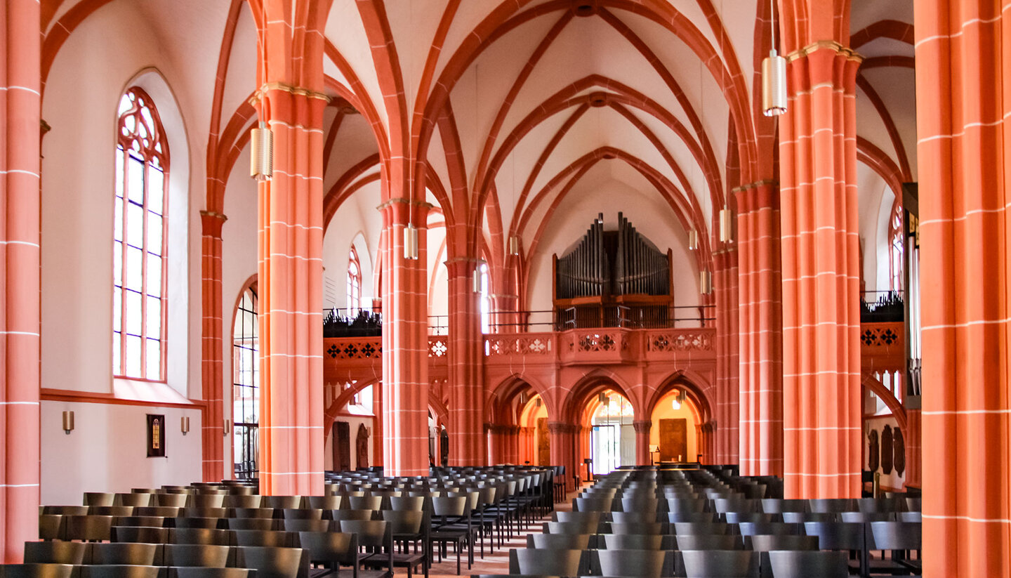 Innenansicht der Peterskirche in Heidelberg Innenansicht der Peterskirche in Heidelberg
