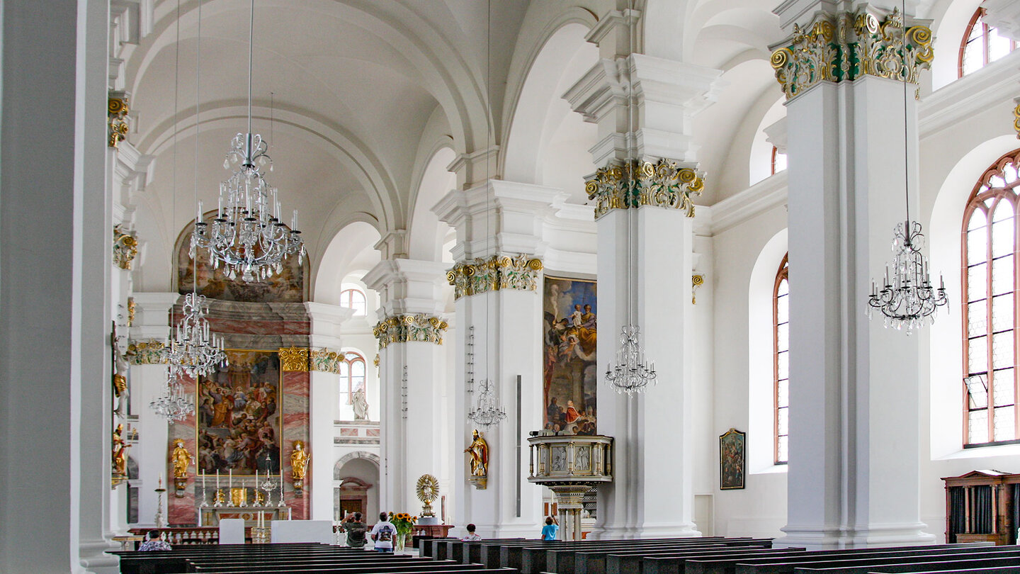 Innenansicht der Jesuitenkirche in Heidelberg Innenansicht der Jesuitenkirche in Heidelberg