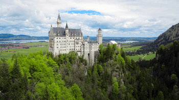 Schloss Neuschwanstein mit Forggensee