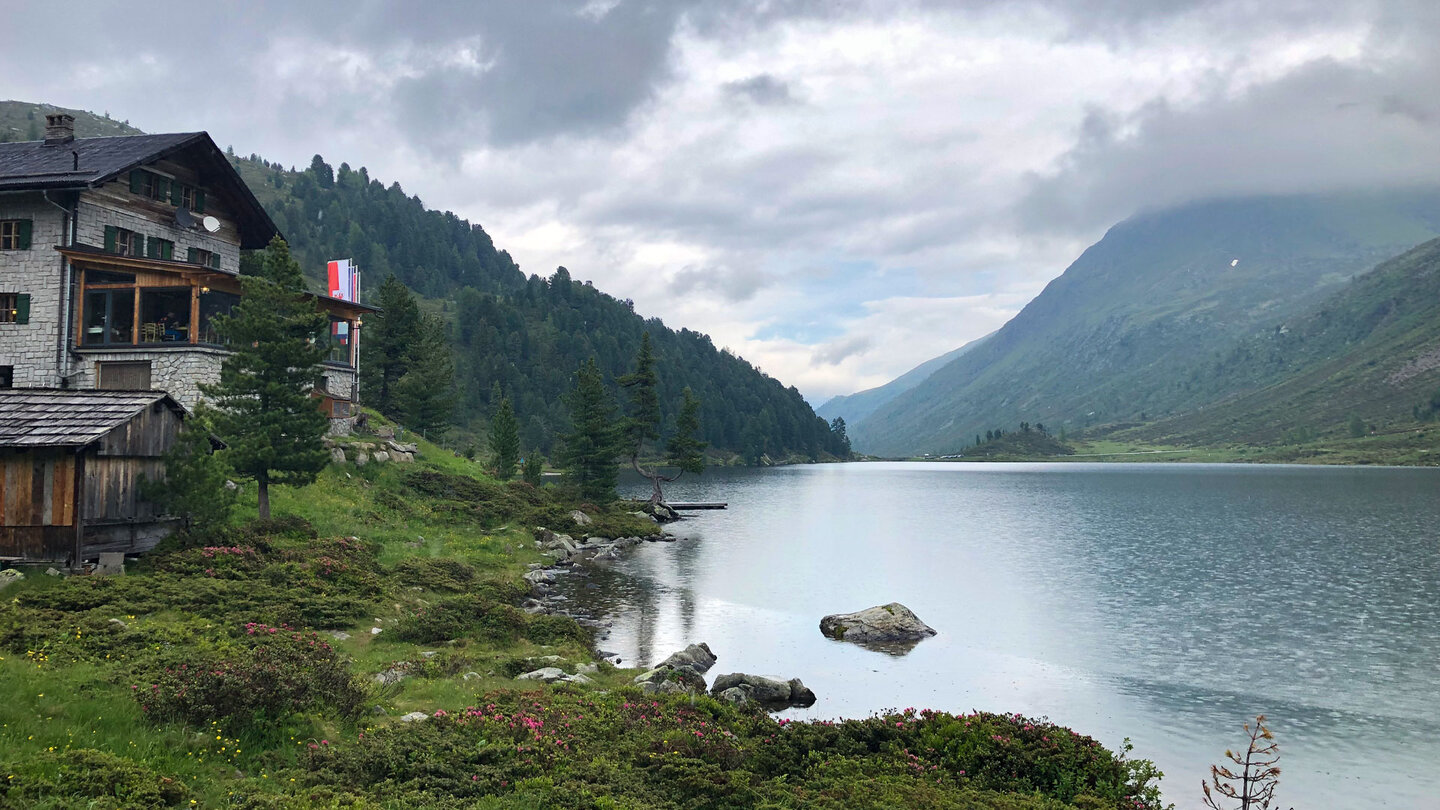 Alpengasthaus Obersee am gleichnamigen See