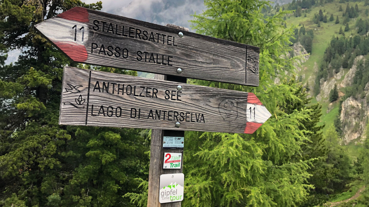 Wegweiser zum Staller Sattel und Antholzer See