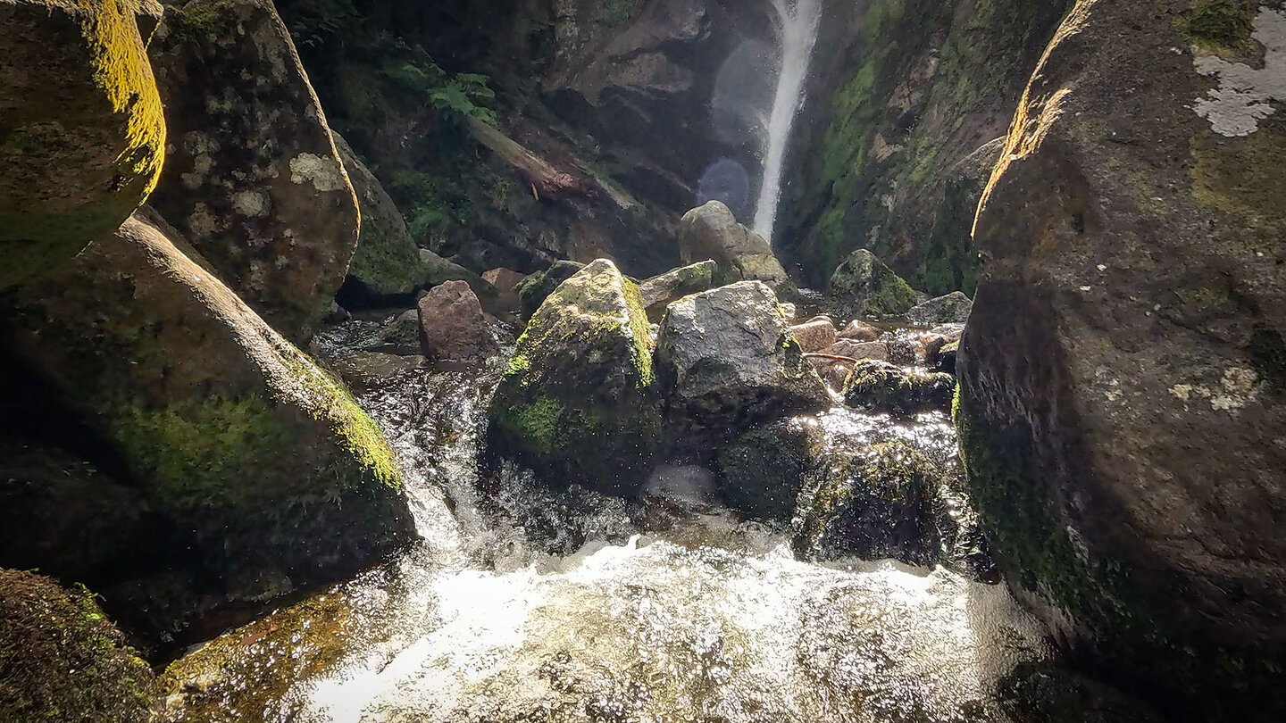Bachlauf am Wasserfall Cascade du Rudlin