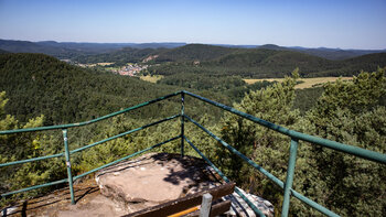 Weites Panorama über Wasgau und Schindhard.