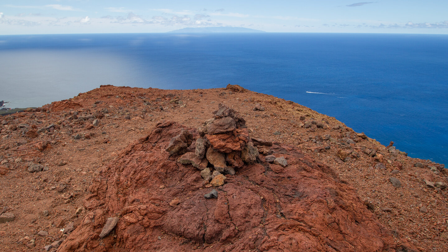 Blick vom Gipfelgrat des Teneguía bis La Gomera