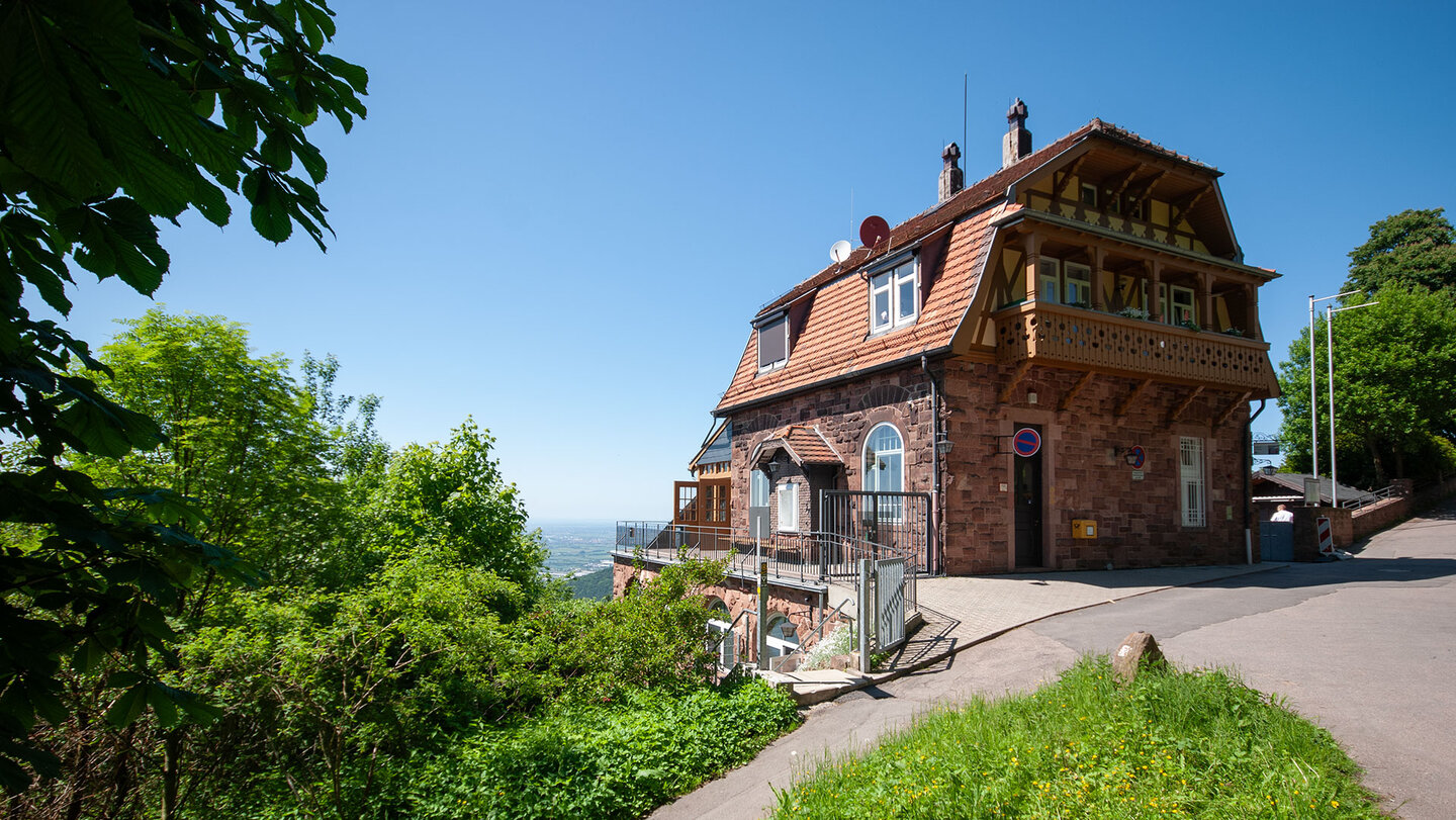 Bergstation der Heidelberger Bergbahn auf dem Königsstuhl Bergstation der Heidelberger Bergbahn auf dem Königsstuhl