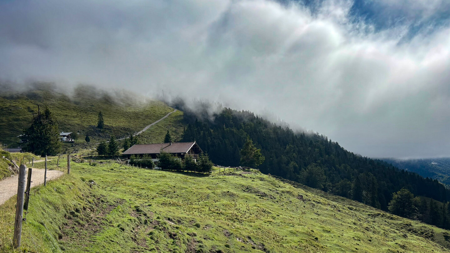 Weg zur Ritzaualm im Kaisergebirge