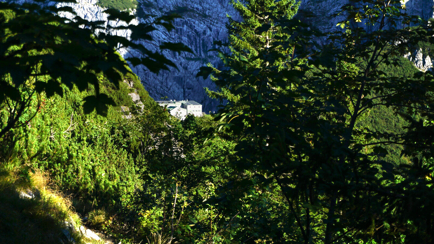 erster Blick zum Stripsenjochhaus im Kaisergebirge