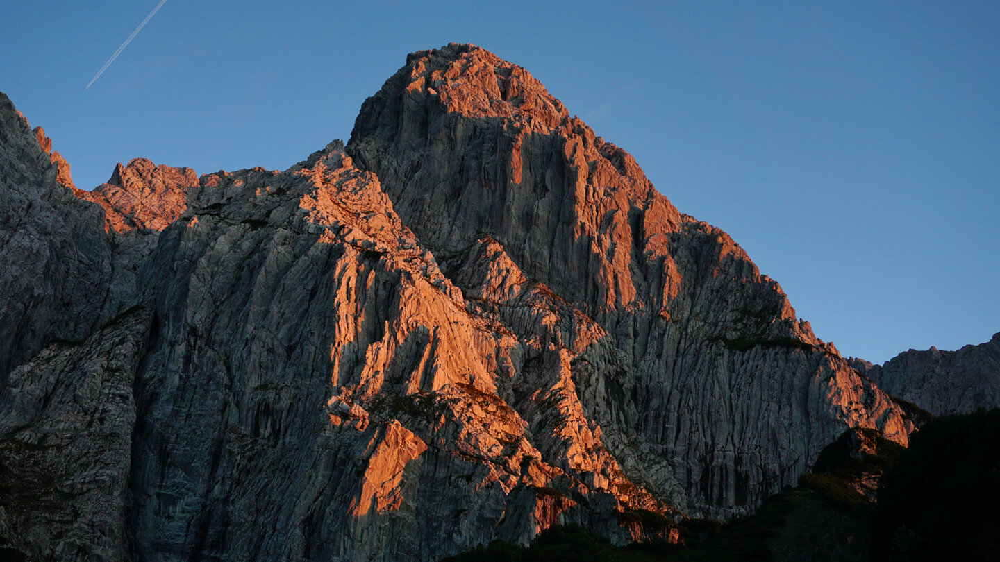 Totenkirchl leuchtet rot bei untergehender Sonne