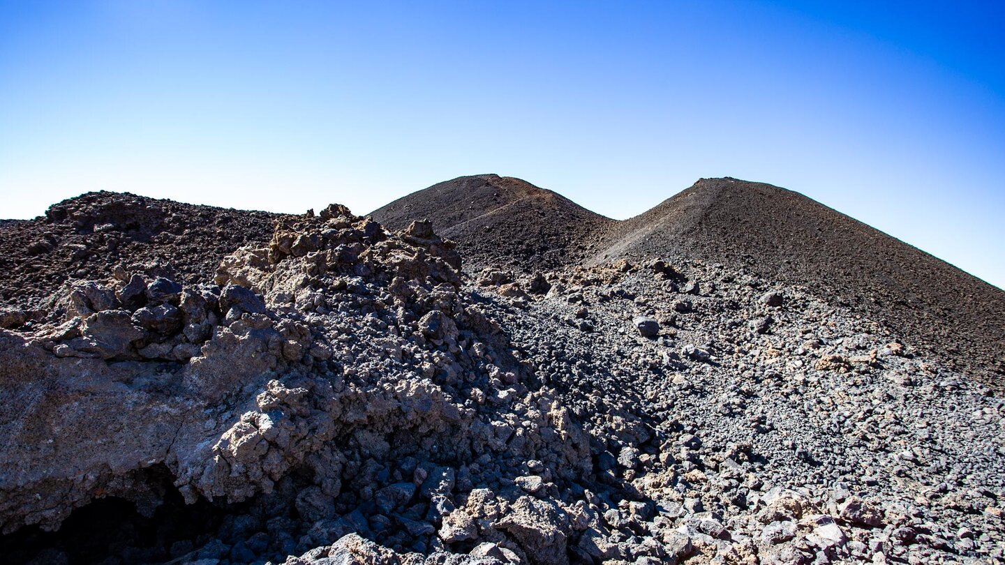 die Vulkanlandschaft des Fasnia Vulkans besteht aus mehreren Kratern