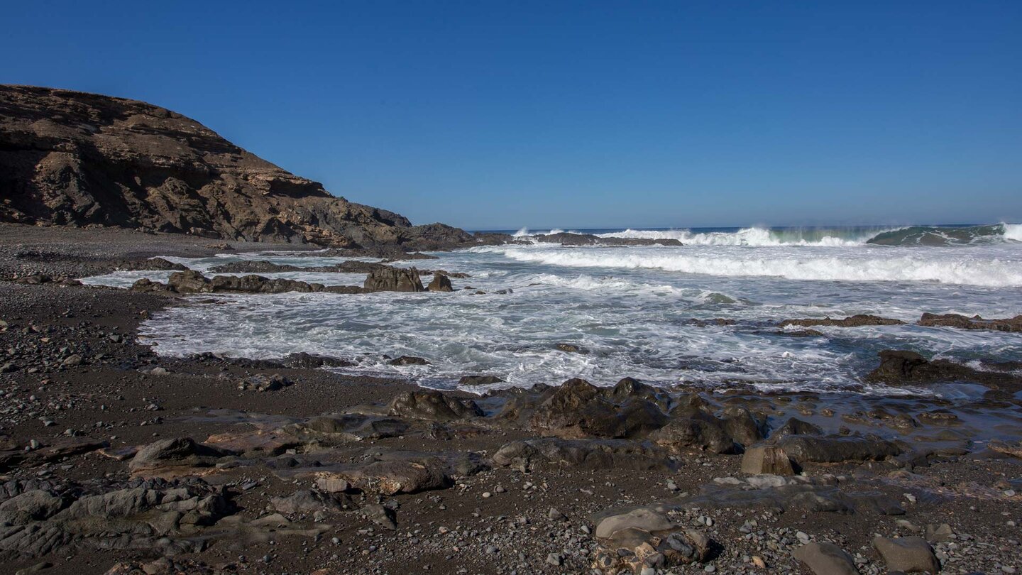 Felsformationen am Strand Playa del Junquillo - Route von Aguas Verdes auf Fuerteventura