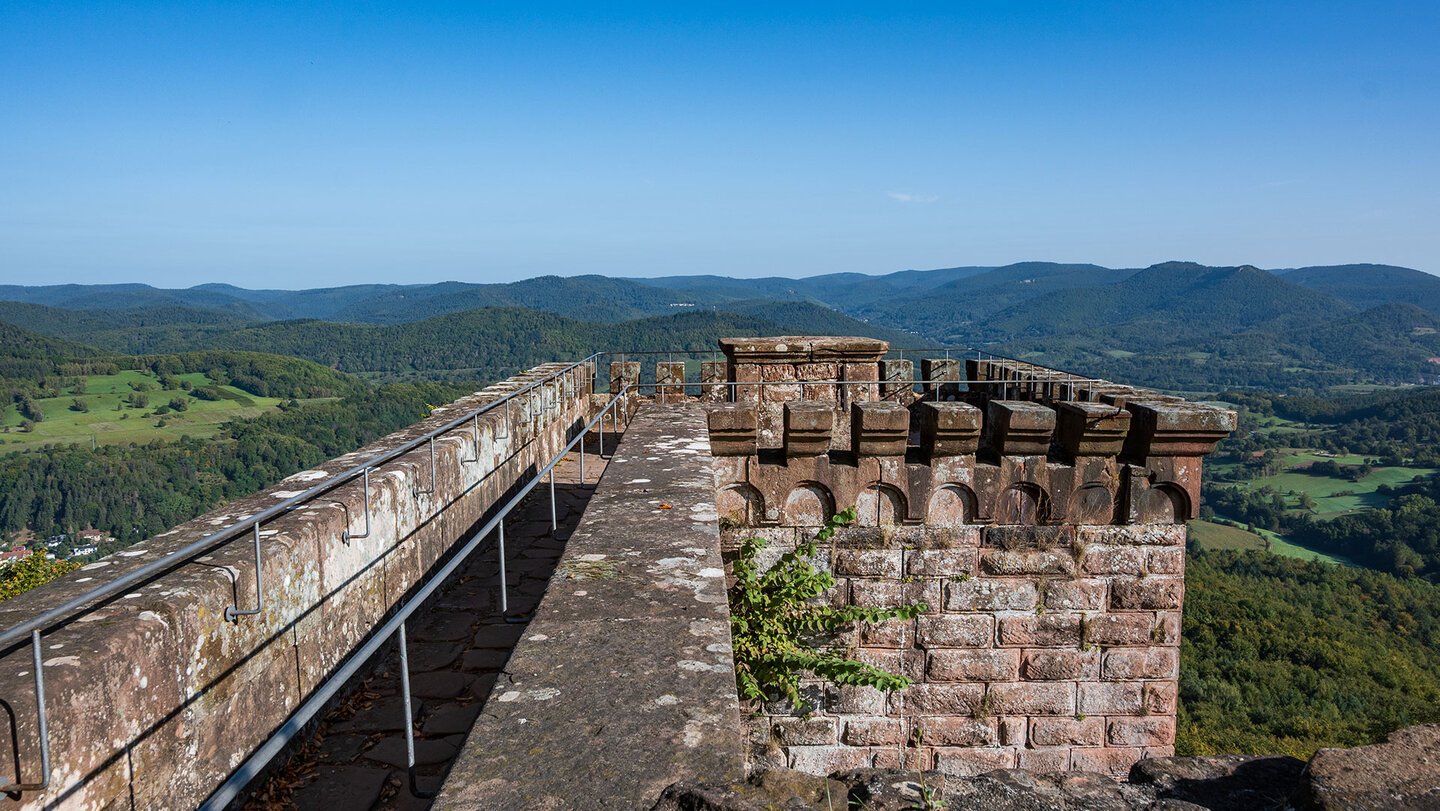 Brunnenturm der Reichsfeste Trifels