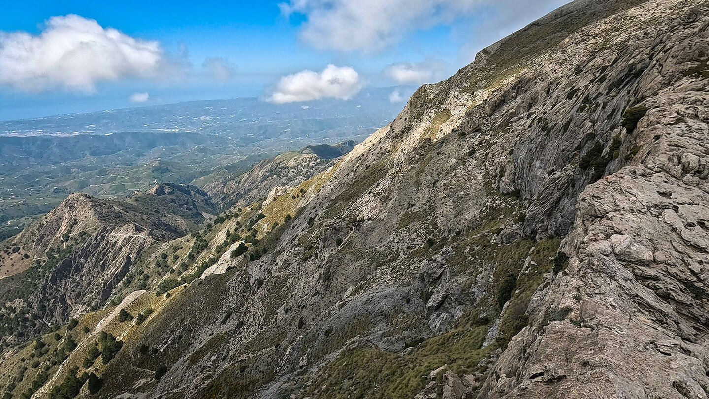 Steilwände am Bergmassiv des La Maroma Steilwände am Bergmassiv des La Maroma