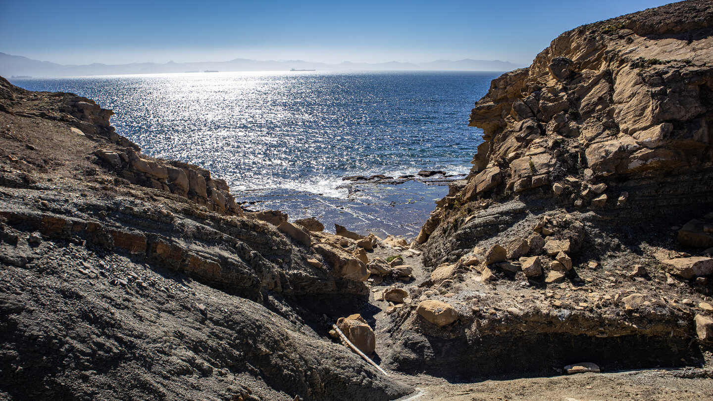 Flysch – Flysch ist eine Bezeichnung für Felsformationen, die aus abrutschenden Schichten bestehen