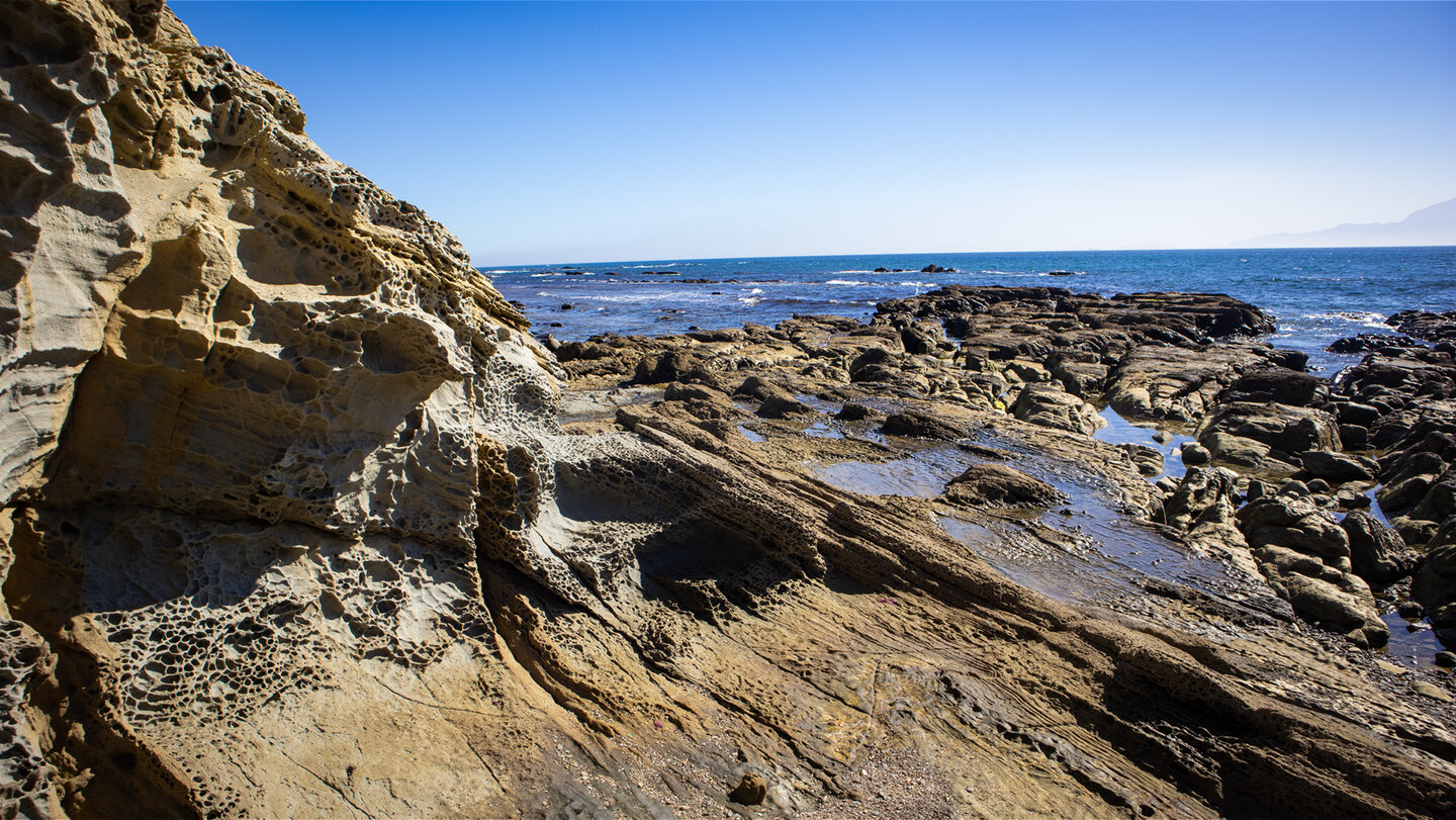Erodierte Felsenklippen und felsiges Terrain – das zeichnet den Flysch del Estrecho bei Tarifa aus