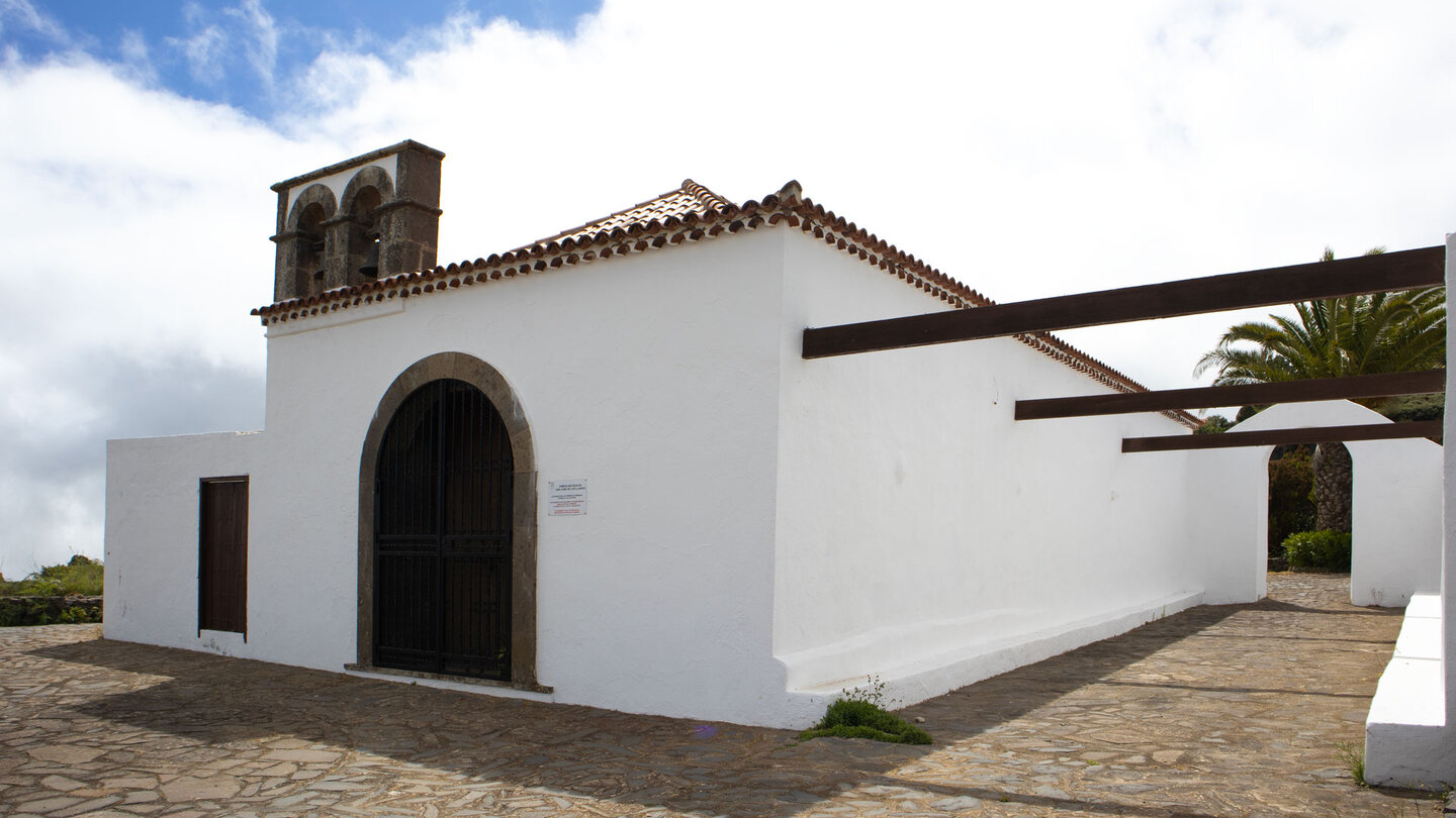 die Kirche Ermita de San José bietet sich als Rastpunkt an