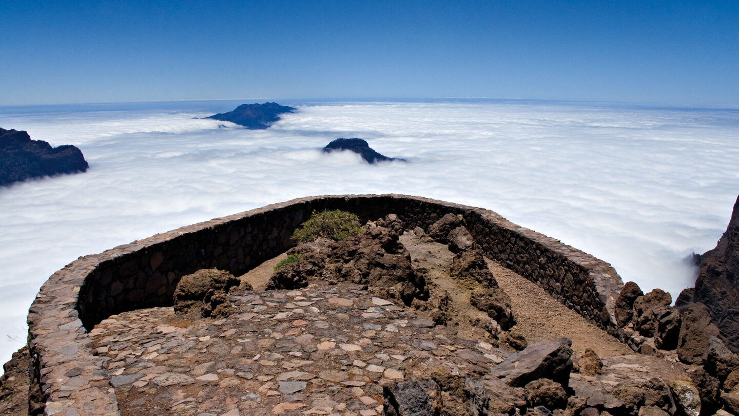wolkenverhangener Blick über den Nationalpark vom Espigón del Roque auf La Palma